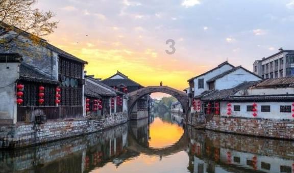 上班时被同事误伤算工伤吗，同事应承担什么费用？